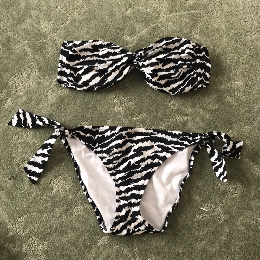 Victoria’s Secret Zebra Bikini Top & Bottom Size M